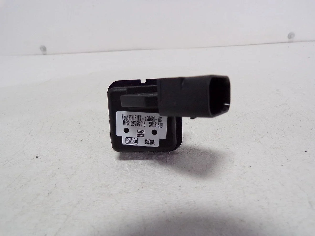 Pre-Owned 15-18  Focus Rear View Backup Camera OEM LKQ (Good)