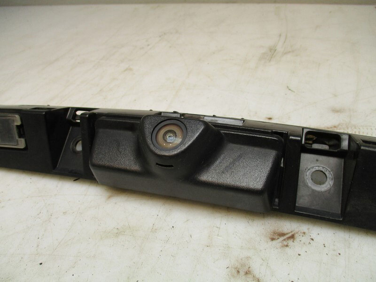 Pre-Owned 2013-2015  Explorer Rear Backup Camera Assembly OEM (Good)